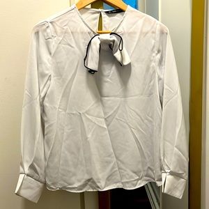 Long sleeves top. Small. Off white, Zara
